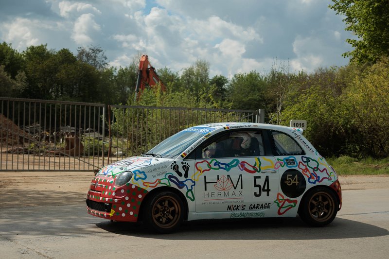 2L4B2003.jpg