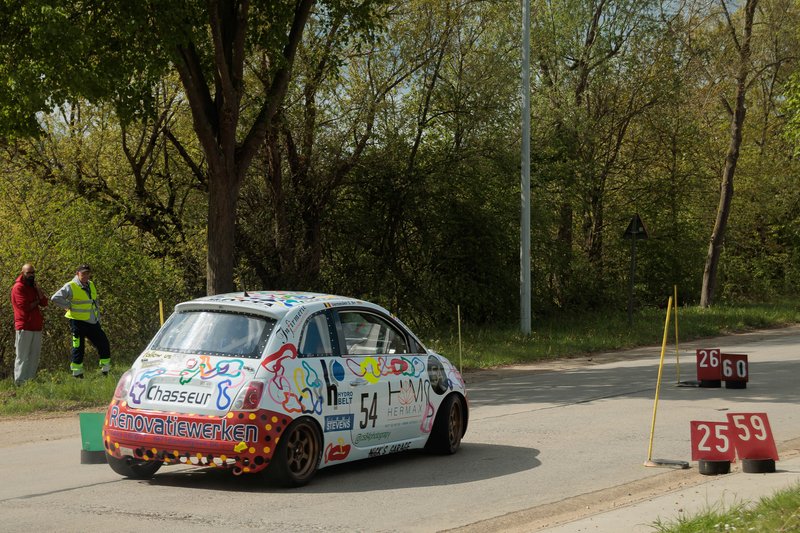 2L4B2004.jpg