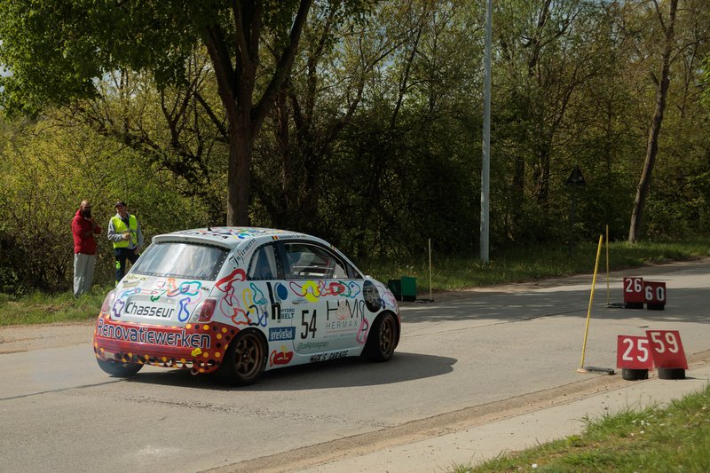 2L4B2006.jpg