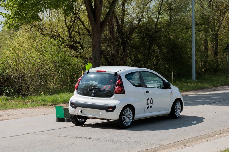 2L4B2045.jpg