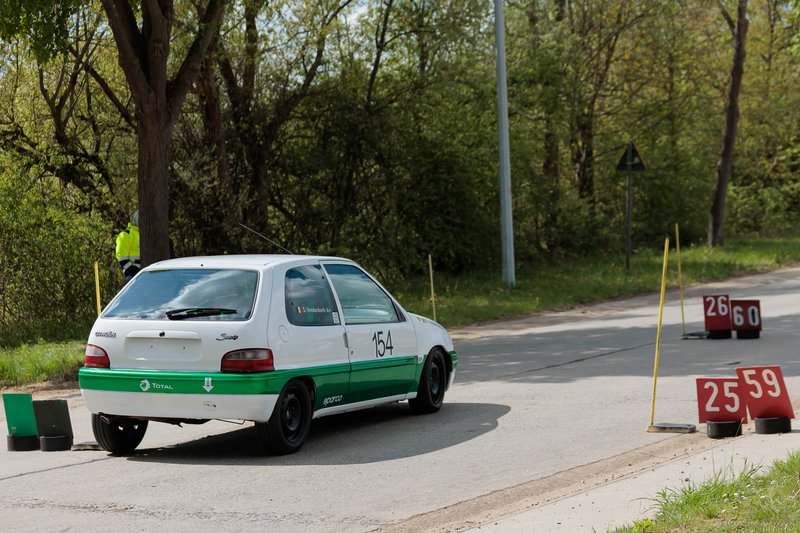 2L4B2075.jpg