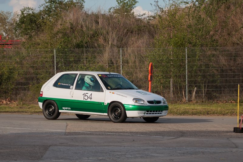 2L4B2303.jpg