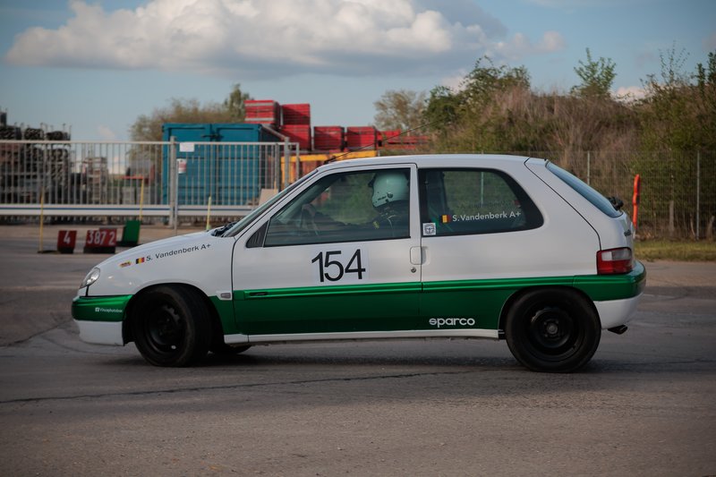 2L4B2305.jpg